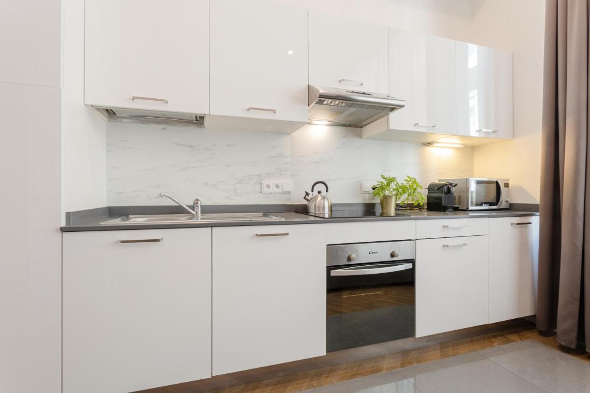 Modern Apartments Close To River プラハ エクステリア 写真